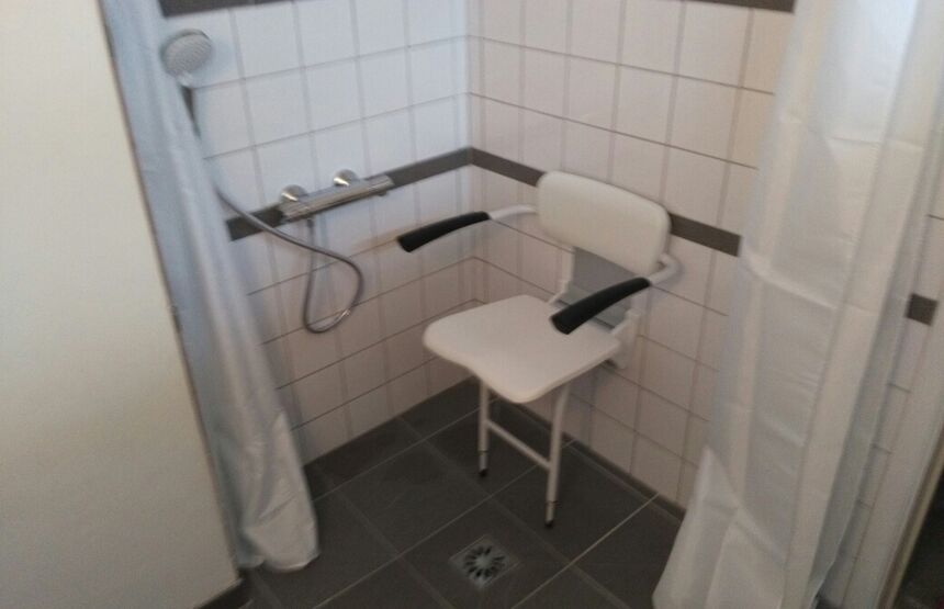 ENTRA aménagement du domicile autonomie salle de bain rampe d'accès