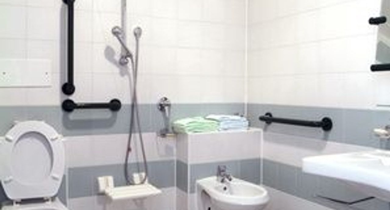 ENTRA aménagement du domicile pour PMR salle de bain adaptée